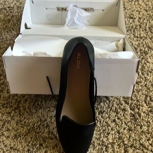 ALDO FLATS WOMEN SIZE 10!